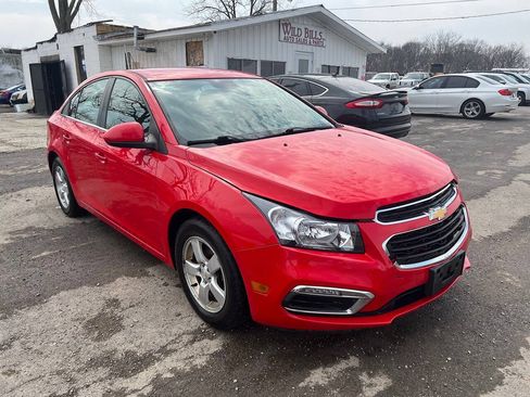 Used 2015 Chevrolet Cruze LT FWD image 3
