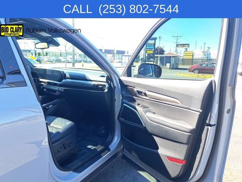 Used 2025 Kia Telluride AWD image 22