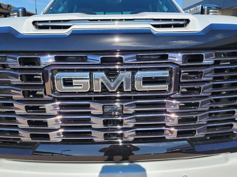 New 2026 GMC Sierra 2500 Denali Ultimate image 9