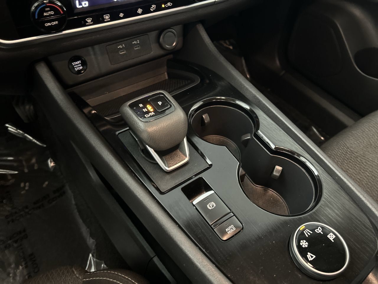 Used 2025 Nissan Rogue SV AWD/4WD image 16