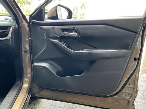 Used 2025 Nissan Rogue SV FWD image 20