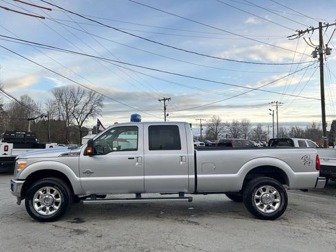 Used 2015 Ford F350 Lariat w/ Lariat Interior Package image 10