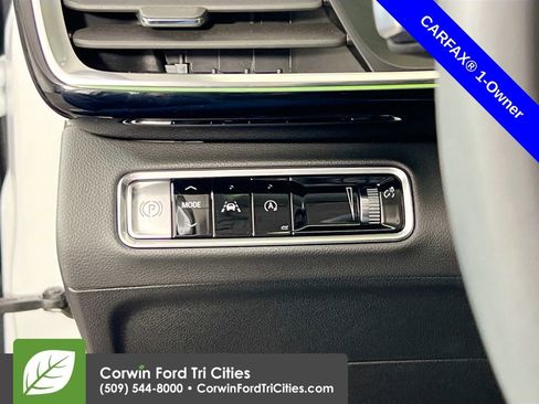 Used 2025 Buick Envision Preferred AWD/4WD image 20