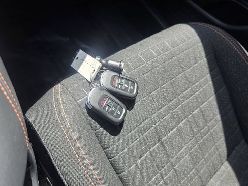Certified 2025 Honda HR-V Sport image 19
