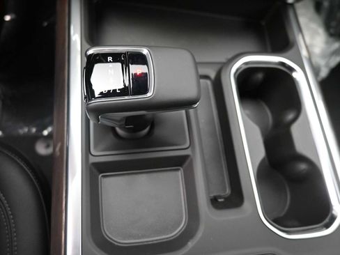 New 2026 GMC Sierra 1500 SLT w/ SLT Premium Plus Package image 17