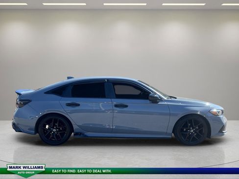 Used 2022 Honda Civic Sport image 2