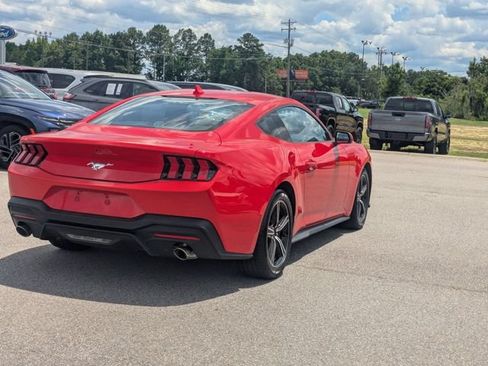 Used 2024 Ford Mustang Coupe RWD image 3