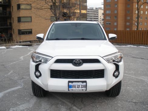 Used 2016 Toyota 4Runner SR5 Premium image 8