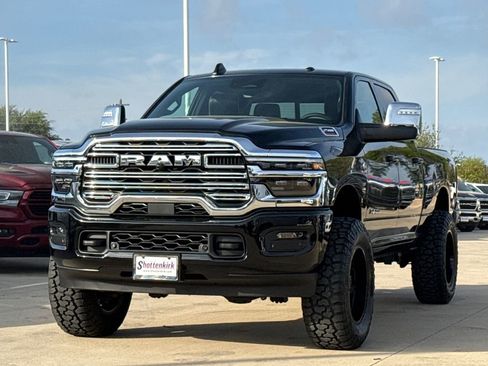 Used 2026 RAM 2500 Laramie AWD/4WD image 3