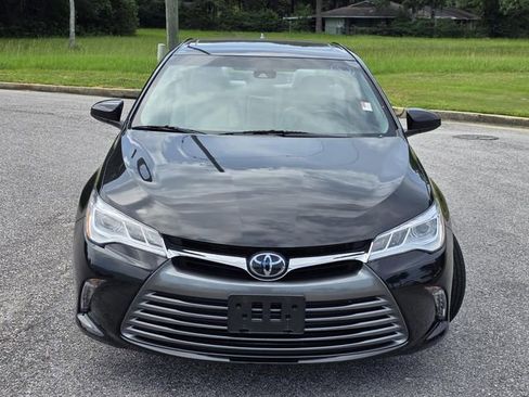 Used 2017 Toyota Camry XSE FWD image 2