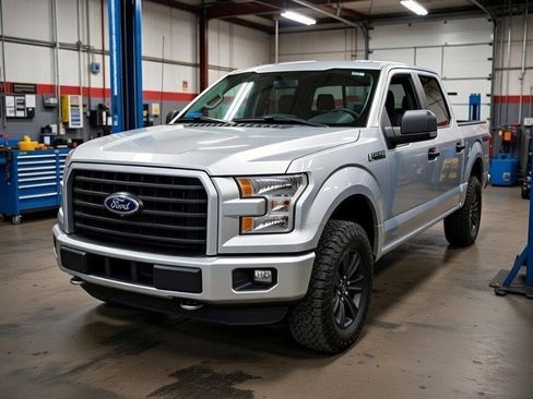 Used 2017 Ford F150 XL w/ Equipment Group 101A Mid image 2