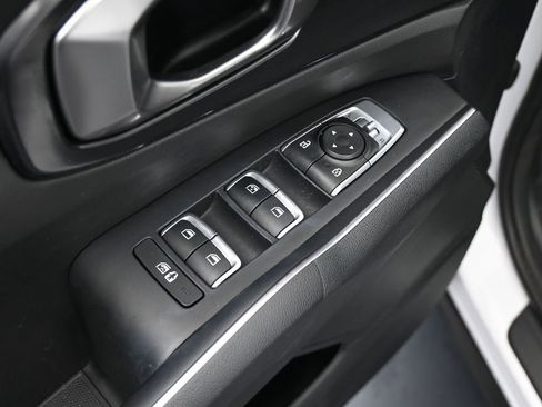 Used 2023 Kia Sorento S image 17