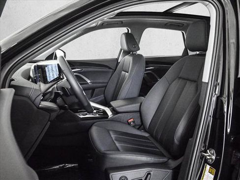Certified 2025 Audi Q5 Premium w/ Convenience Package AWD/4WD image 17