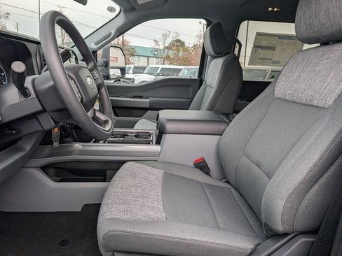 New 2026 Ford F250 XLT w/ FX4 Off-Road Package image 18