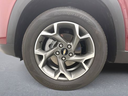Used 2025 Chevrolet Trax LT w/ Driver Confidence Package FWD image 23