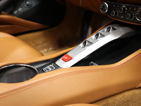 Used 2015 Ferrari California T image 85