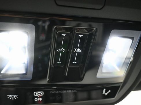 Used 2025 Audi Q4 e-tron Premium Plus w/ Premium Plus image 17