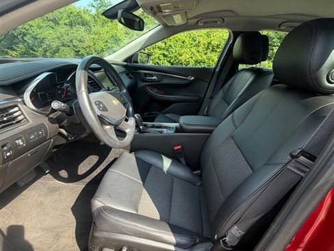 Used 2014 Chevrolet Impala LT w/ Convenience Package FWD image 17