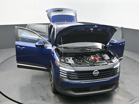 Certified 2025 Nissan Kicks SV image 40