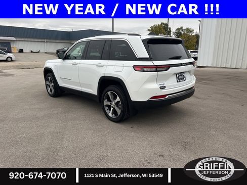 Used 2023 Jeep Grand Cherokee 4xe w/ Luxury Tech Group II image 14