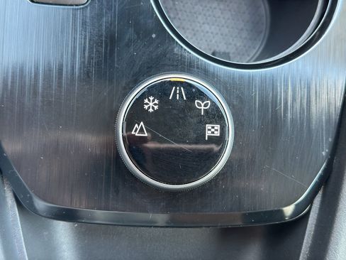Used 2024 Nissan Rogue S AWD/4WD image 21