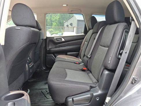 Used 2018 Nissan Pathfinder SV w/ SV Tech Package AWD/4WD image 11