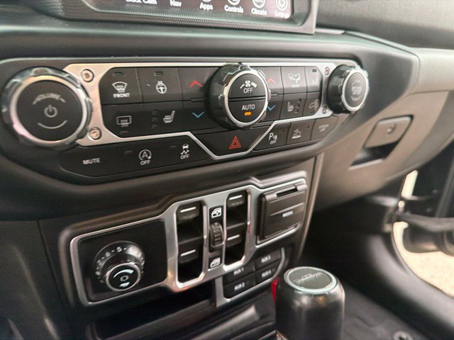 Used 2020 Jeep Gladiator Overland AWD/4WD image 17