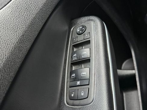 Used 2021 Chrysler 300 S image 25