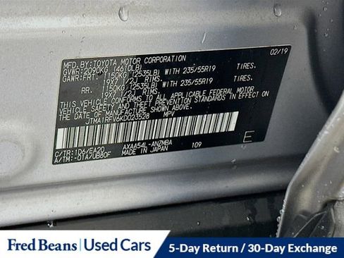 Used 2019 Toyota RAV4 XLE Premium image 31