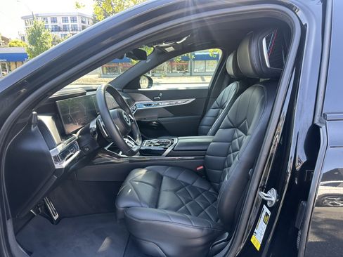 Used 2023 BMW 740i w/ Parking Assistance Package RWD image 17