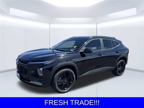 Used 2024 Chevrolet Trax ACTIV w/ Driver Confidence Package FWD image 3