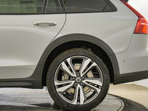 New 2026 Volvo V60 B5 Cross Country Plus w/ Climate Package image 11