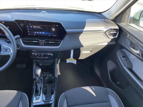 Used 2026 Chevrolet TrailBlazer LT w/ Convenience Package image 6