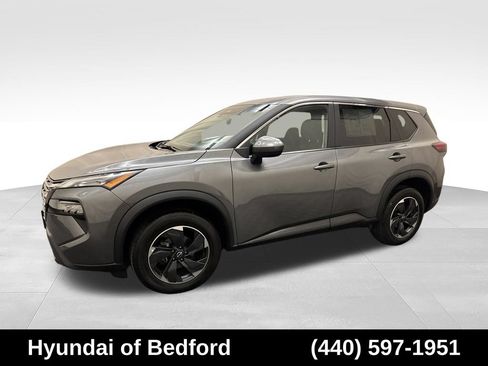 Used 2024 Nissan Rogue SV AWD/4WD image 9