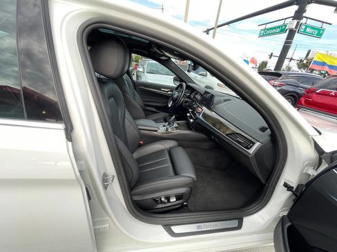 Used 2018 BMW 530e RWD image 16