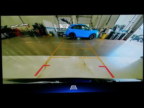 Used 2025 Chevrolet Trax LT FWD image 18