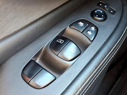 Used 2020 Nissan Murano SV image 16