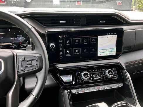 Used 2025 GMC Sierra 1500 AT4 w/ AT4 Premium Package AWD/4WD image 6