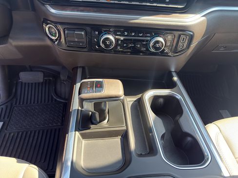 Used 2025 GMC Sierra 1500 SLT w/ SLT Premium Plus Package AWD/4WD image 18
