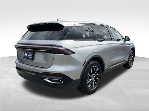Used 2024 Lincoln Nautilus Premier AWD/4WD image 3