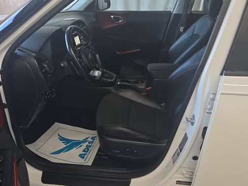Used 2021 Kia Soul Turbo FWD image 4