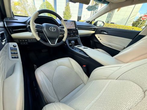 Used 2019 Toyota Avalon Limited image 20