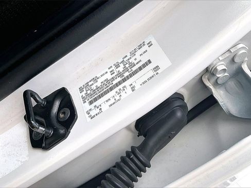 Used 2016 Ford F150 Platinum w/ Equipment Group 701A Luxury image 19