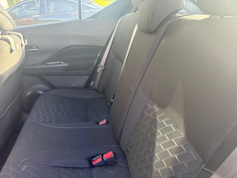 Used 2023 Nissan Kicks SV FWD image 7