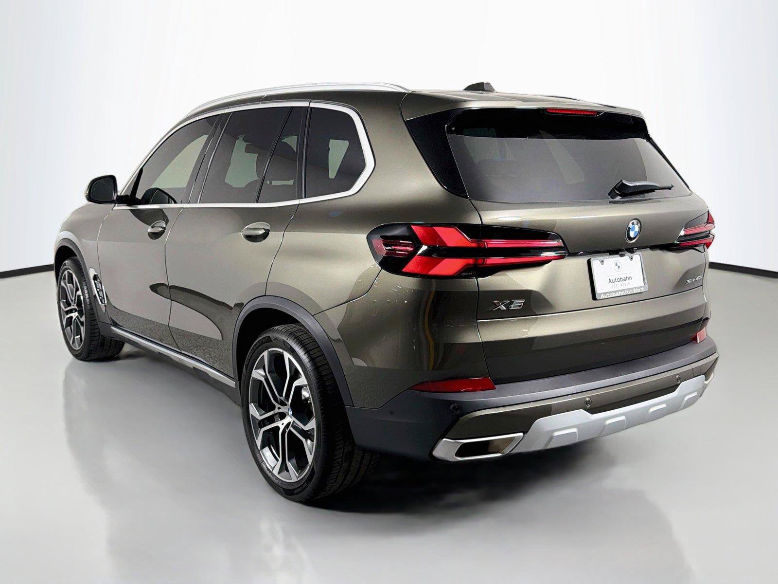 New 2026 BMW X5 sDrive40i w/ Premium Package RWD image 7