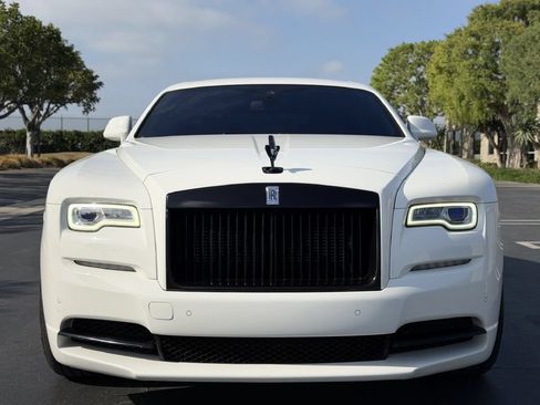 Used 2017 Rolls-Royce Wraith RWD image 4