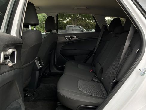 Used 2025 Kia Sportage LX image 11