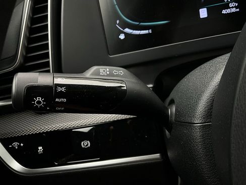 Used 2025 Kia Sportage LX image 33