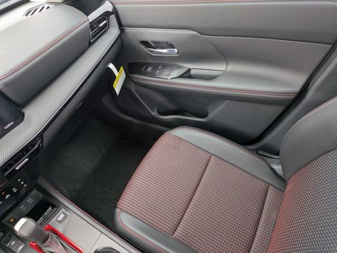 New 2026 Nissan Kicks SR FWD image 17