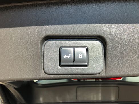 Used 2024 Nissan Rogue SV image 28